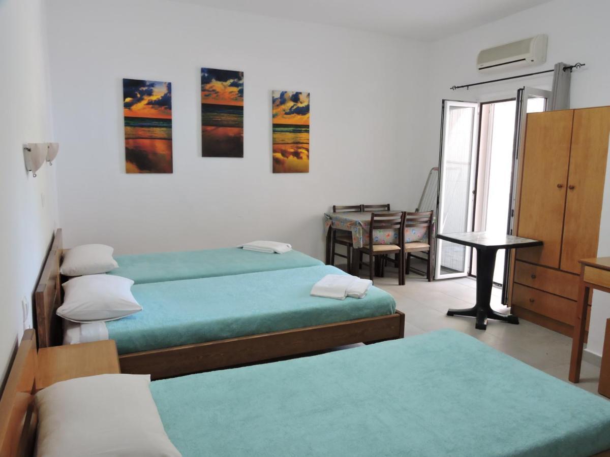 Egeon Rooms And Studios เยโอริยิอูโปลิส ภายนอก รูปภาพ